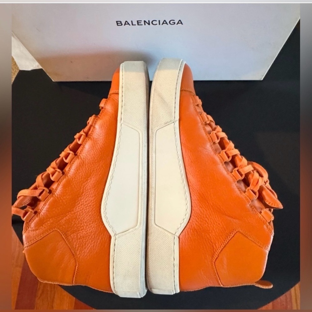 Balenciaga
Balenciaga Arena High
Orange Men's Bold Orange Sneakers - Picture 2 of 11